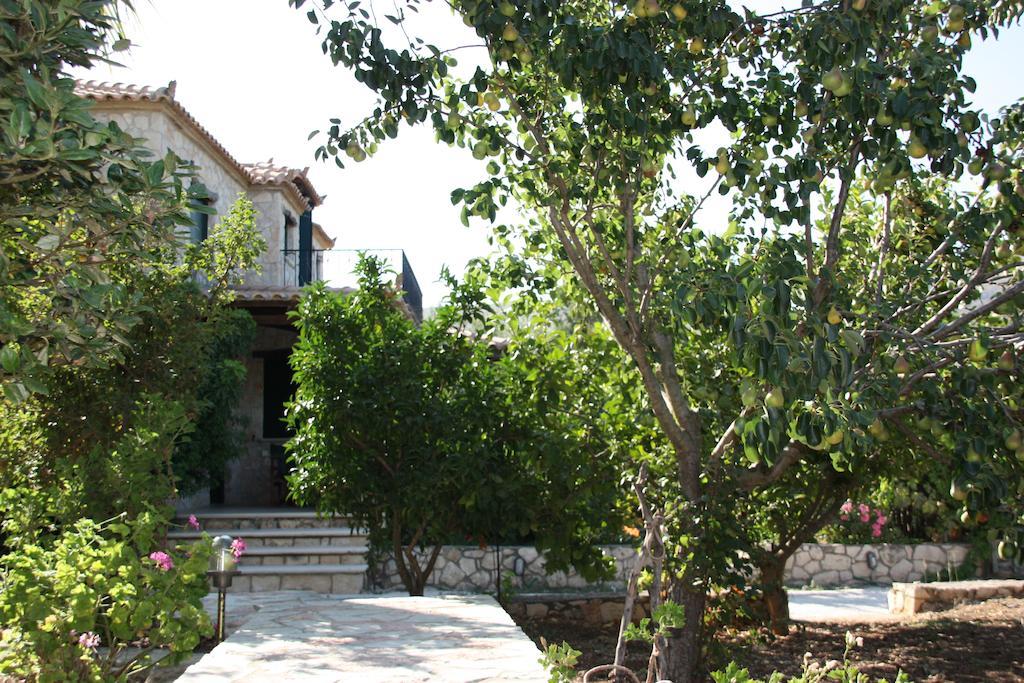 Castello Bellos Villas & Apartments Kerí Kültér fotó